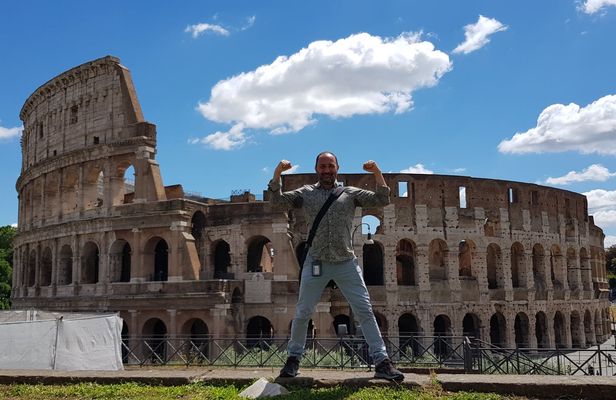 Colosseum and Roman Forum Authentic Small Group Tour