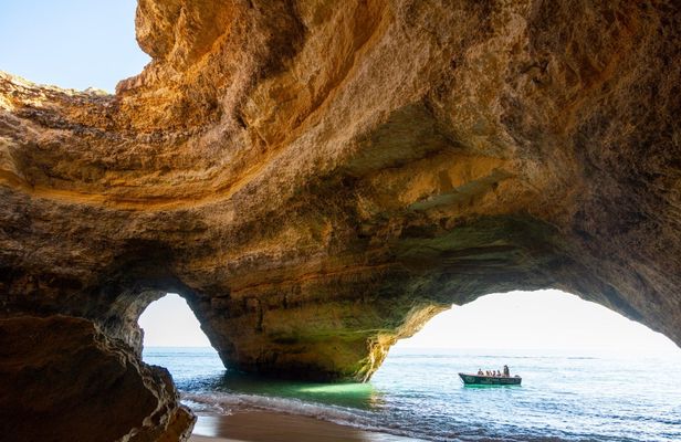 1-hour small group boat tour to caves and beaches from Armação de Pêra
