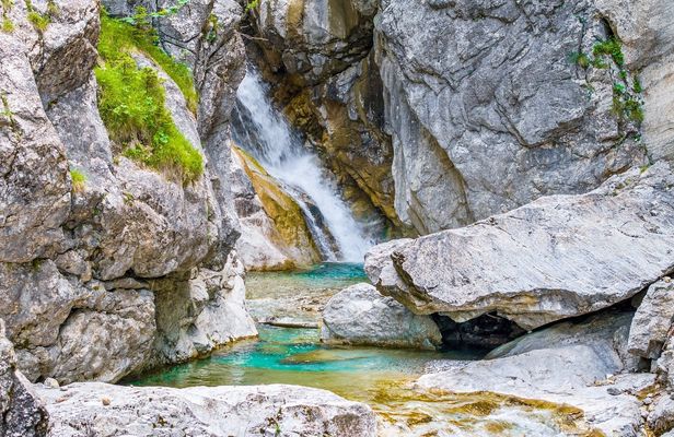 Kids canyoning tour in the Rosengarten Canyon in Imst