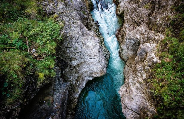 Canyoning beginner tour through the Hachle Canyon in Imst