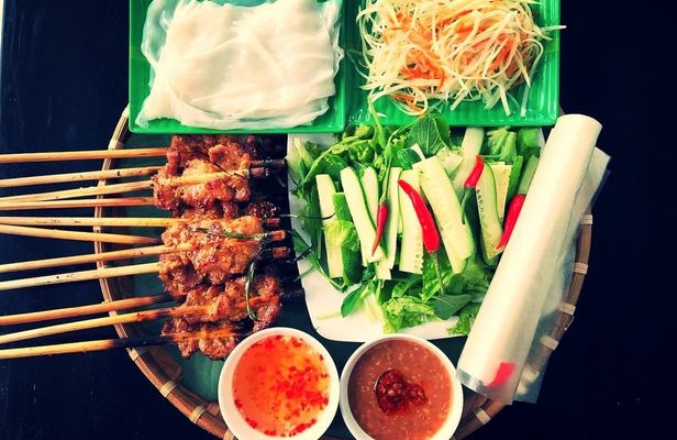 Evening food culture experience by Vespa in Hoi An