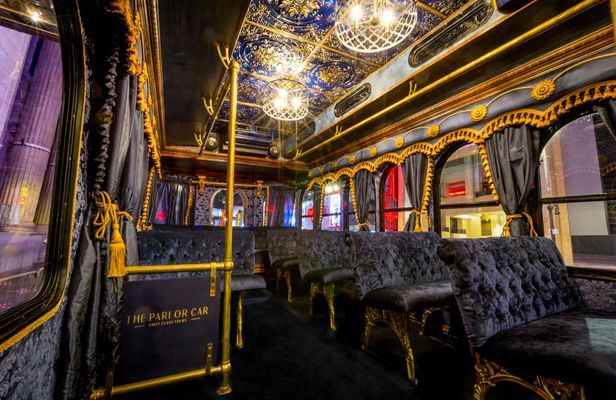 Luxury trolley Hollywood sightseeing tour with expert guide