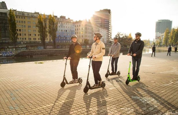 2 hours Kazimierz highlights e-scooter tour in Krakow