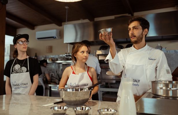 Pizza and gelato cooking class in Palermo with dinner