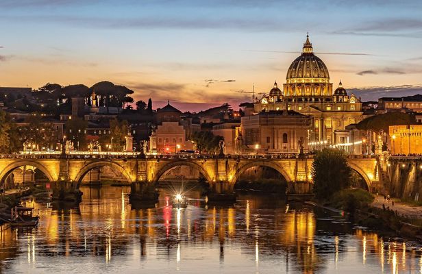 Rome by Night Tour with Pizza and Gelato