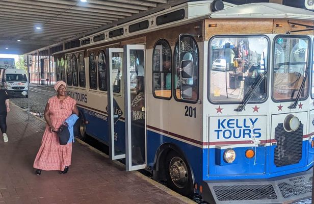 Savannah Gullah Geechee bus tour and lunch