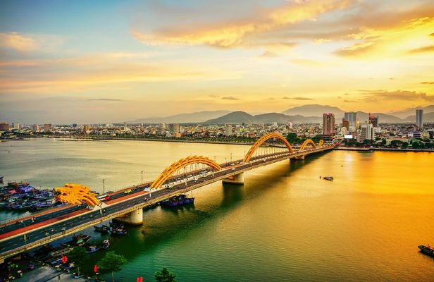 Chill and Eat Traditional Food Tour by Motorbike in Da Nang