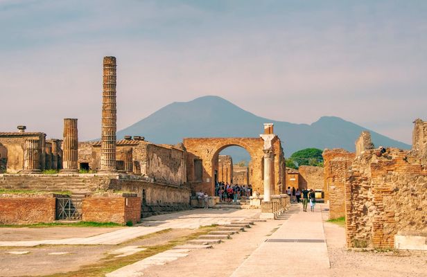 Pompeii and Amalfi full-day audioguided tour from Naples