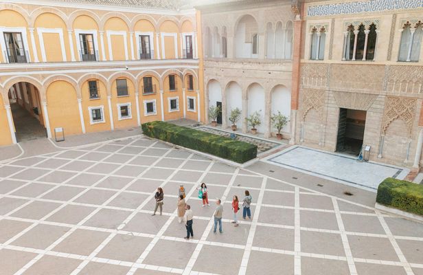 Best of Seville Walking Tour with VIP Alcázar Access and Cathedral