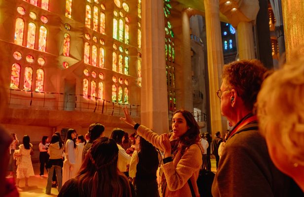 Sagrada Familia skip-the-line ticket and guided tour for a small group