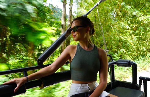 Island sightseeing shared tour by 4x4 from Koh Samui