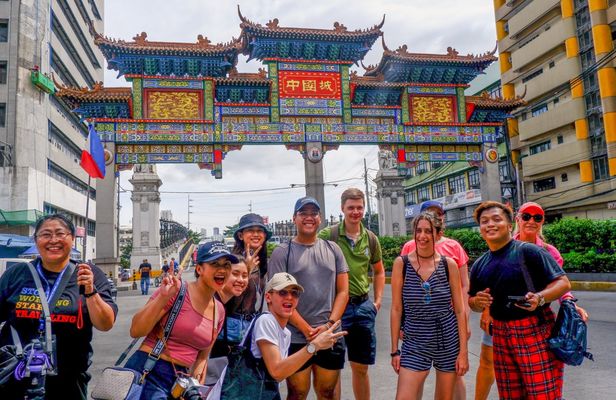 Manila city tour by bike and walk with food tasting
