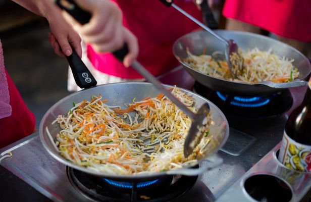 Ao Nang evening Thai cooking class in a small group
