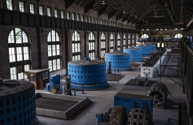 Niagara Water Power: Skylon Tower & Tailrace Tunnel Tour