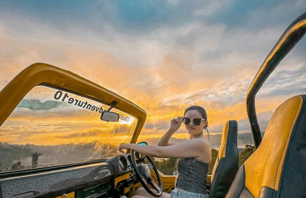4WD classic jeep tour with sunrise and breakfast