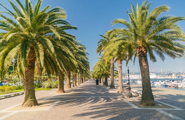La Spezia sightseeing tour with Italian music