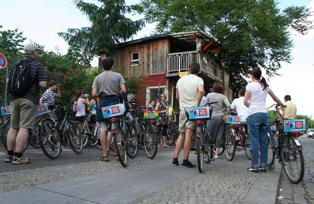 Vibes of Berlin private bike tour