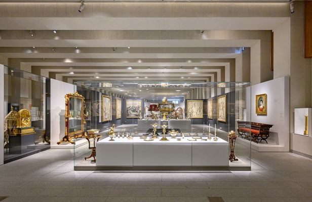 Royal Collections Gallery Tickets and Guided Tour in English
