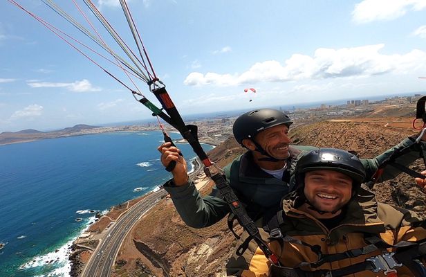 Tandem Paragliding with an Expert Pilot in Las Palmas