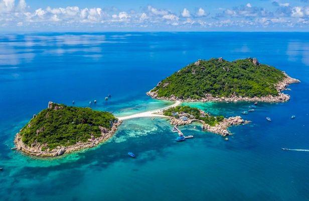 Roundtrip transportation from Koh Tao to Koh Nang Yuan
