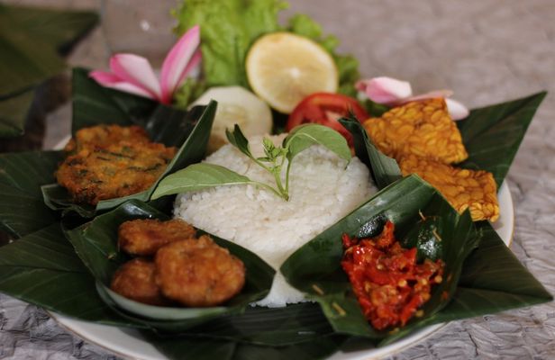 Cooking and Eating Experience With a Local Family in Sanur