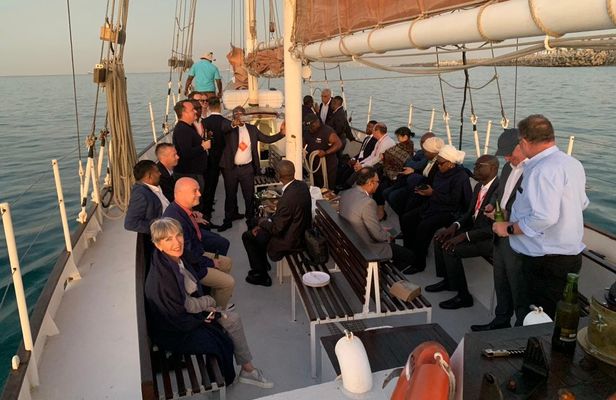 60-minute Cruise and Lunch in Cape Town