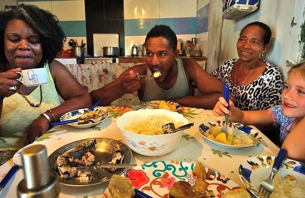 Flavors and traditions with a local family in Cape Verde - Sal