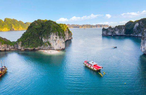 2-day 1-night Lan Ha Bay adventure tour from Cat Ba Town