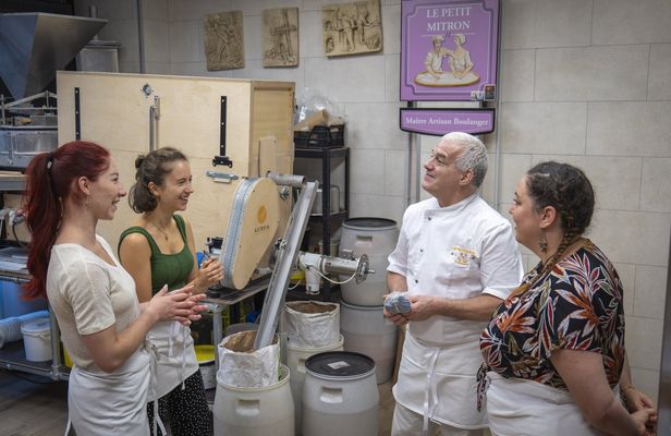Nat Geo Day Tour: Baguette and Éclair Initiation with a French Master Baker