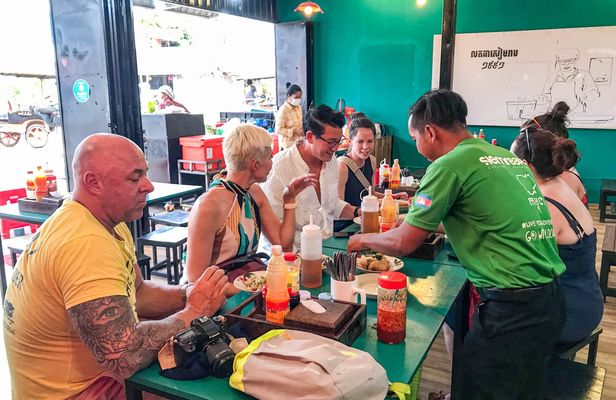 Phnom Penh guided morning food & street art tour