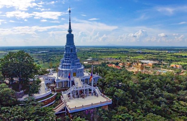 Phnom Oudong & Koh Chen Village guided tour with lunch