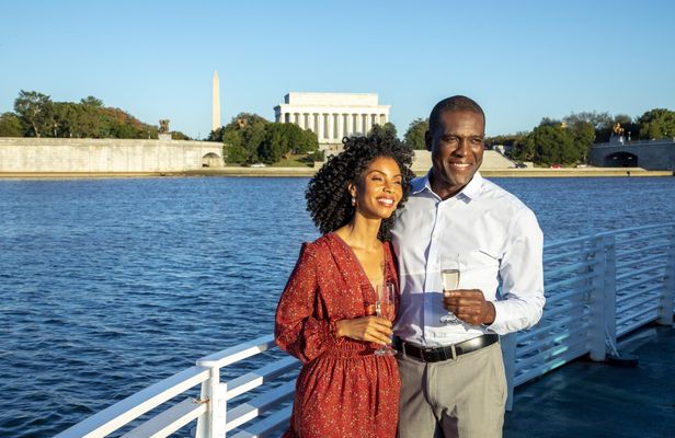 Spirit of Washington DC scenic lunch cruise with buffet