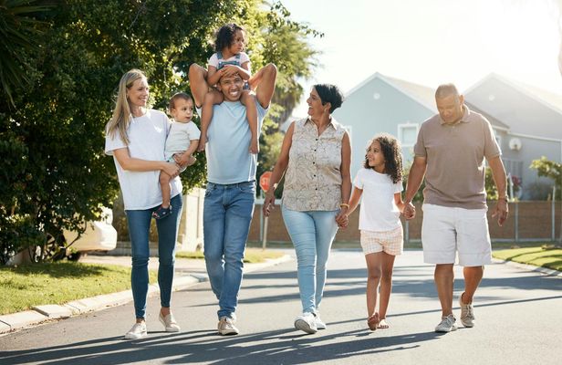 Family walking tour in Turku