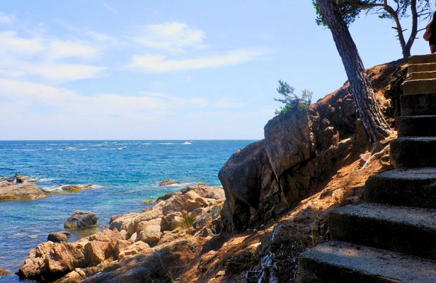 Costa Brava day trip from Barcelona with hiking and snorkelling