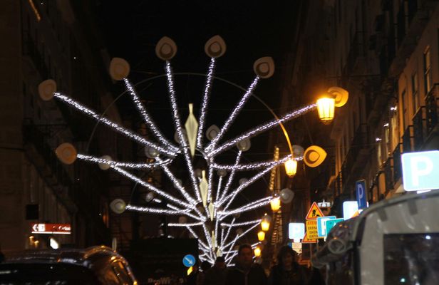 2-hour tuk-tuk Christmas lights tour of Lisbon