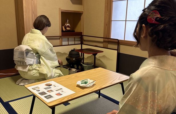 Tea Ceremony and Kimono Dressing Experience in Tokyo