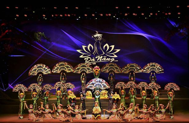 Traditional Vietnamese show in Da Nang