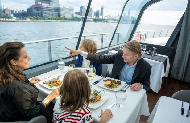 Bateaux Statue of Liberty Lunch Cruise
