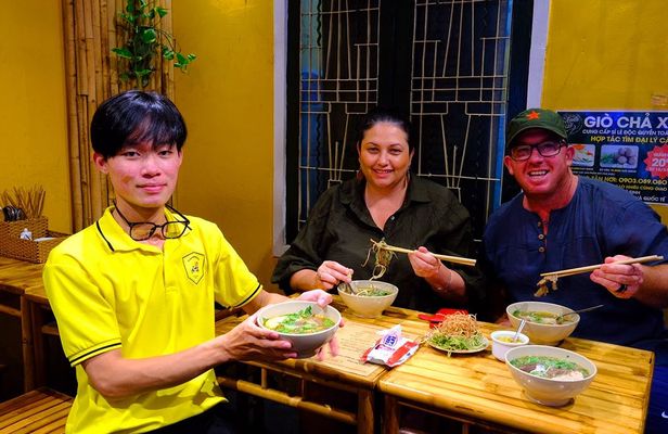 Ho Chi Minh City Sightseeing & Food By Night Private Tour