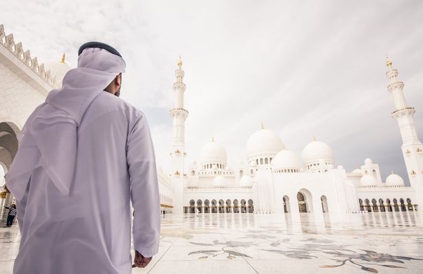 Half-day Sheikh Zayed Mosque guided tour with pickup from Dubai