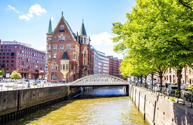 Private History Walk through Hamburg with a Local Expert