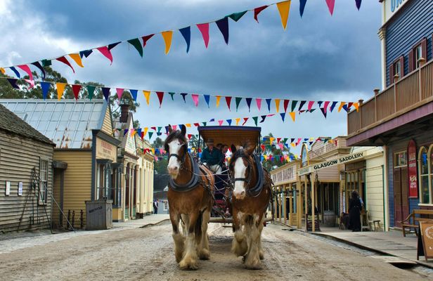 Sovereign Hill, Botanical Gardens and Melbourne Skydeck Bus Tour