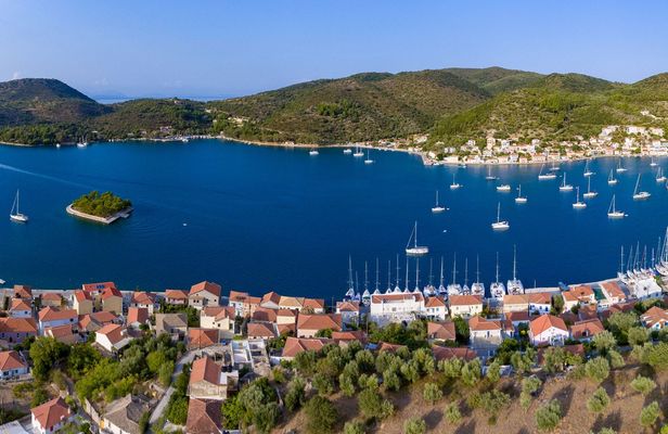 Ithaca Island Boat Cruise from Sami Port with Swim Stops and Snacks