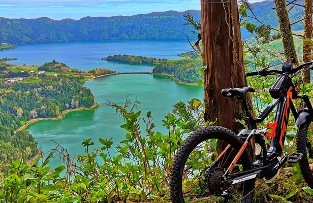 Guided Eletric Mountain Bike Tour in Sete Cidades