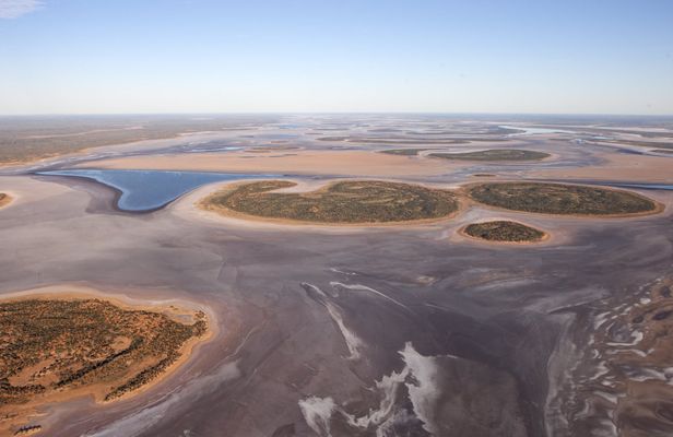 Plane Flight of Uluru, Kata Tjuta and Lake Amadeus