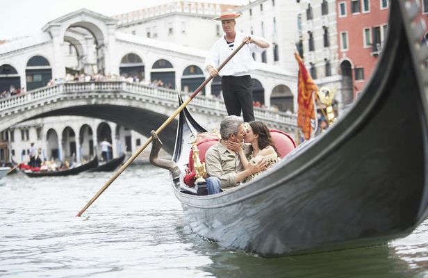 Venice Private Gondola Ride with Personal Photographer