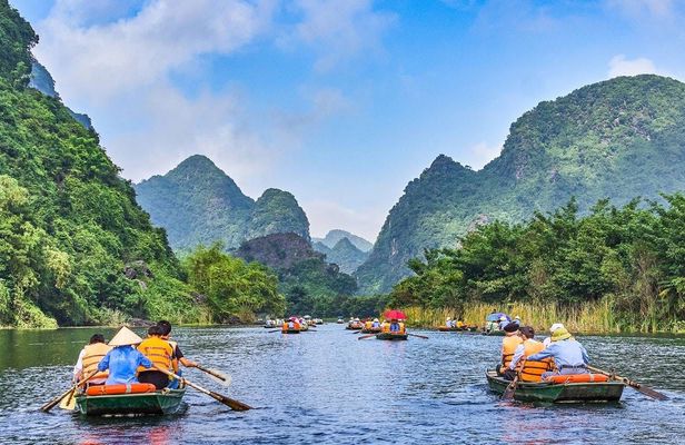 1-Day Trip to Ninh Binh, Hoa Lu, Trang An and Mua Cave from Hanoi