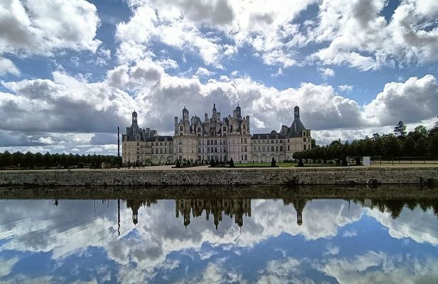 A day in Chambord and Chenonceau with private lunch from Tours