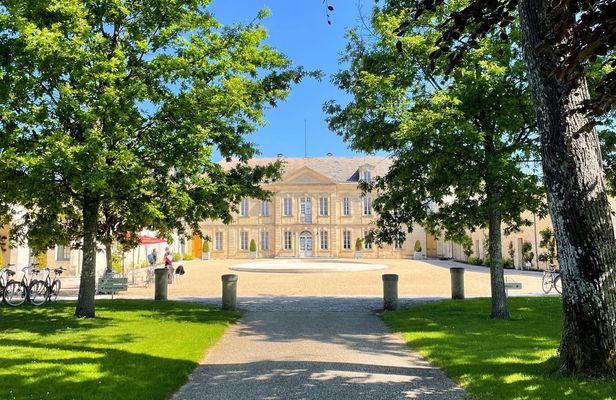 Morning wine tour of the Medoc
