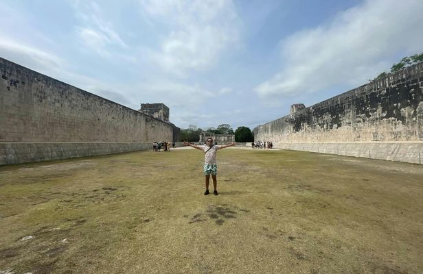 Chichen Itza and Valladolid guided tour with buffet lunch